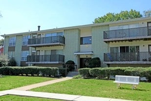 Mayfair Manor Apartments