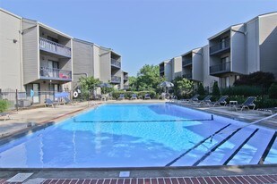 Tates Creek Village Apartments