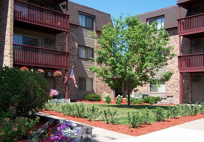 Plymouth Pointe Apartments Plymouth Pointe Apartments