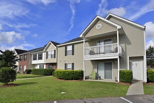 Devon Pointe Townhomes Apartments