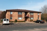 470 Monroe St Apartments