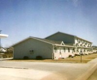 606 Spruce Ct Apartments
