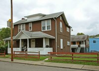 1038 6th St Apartments