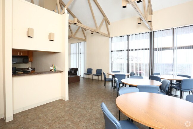 Capitol Commons Apartments and Townhomes Rentals Lansing