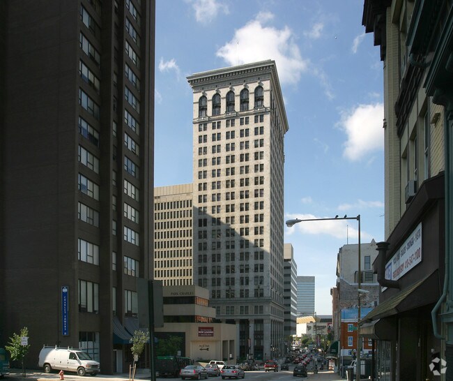 39 West Lexington Apartments