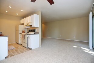 Timberline Court Apartments
