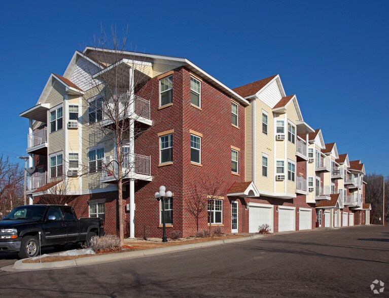 Goettens Grove Apartments Rentals Saint Cloud, MN