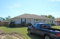3355 Green Briar Cir Apartments