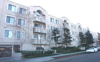 Versailles Apartments