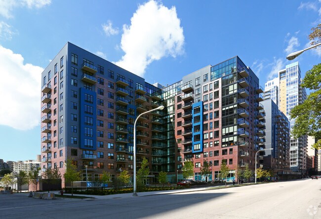 AMLI Lofts Apartments