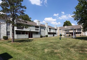 Huntington Hollow Apartments