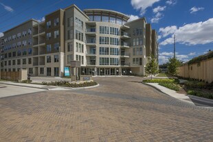 SOLA Uptown River Oaks Apartamentos