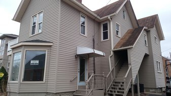 226 W Maple St North Canton OH Apartments