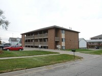 421 W Saunders Ave Apartments