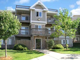 Oakland Pointe Apartments
