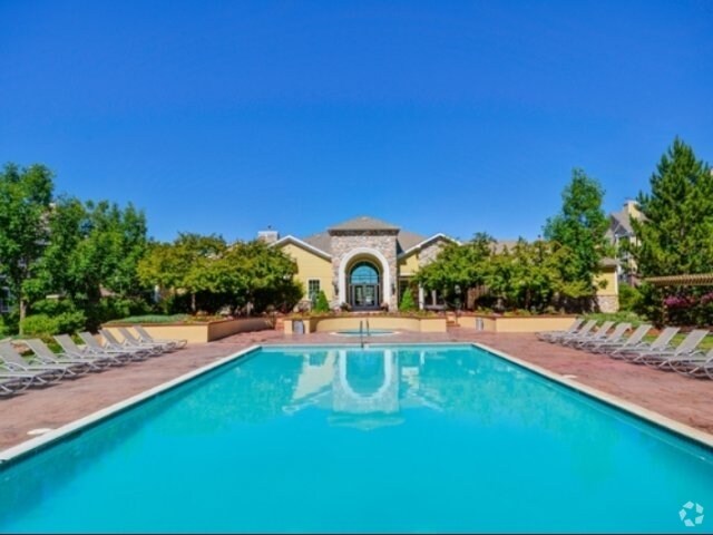 Legend Oaks Apartments