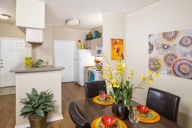 Stoneybrook Apartments & Townhomes