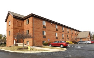 Furnished Studio – Cincinnati - Blue Ash -...