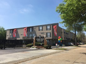 Covington Square Apartments