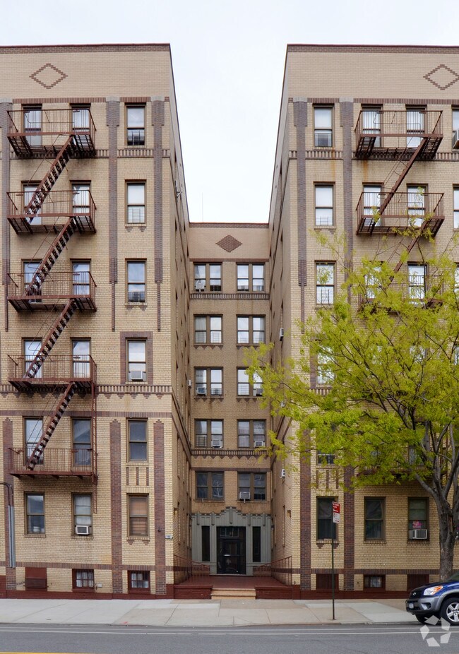 19 E. Van Cortland Ave Bedford Park Rentals Bronx, NY