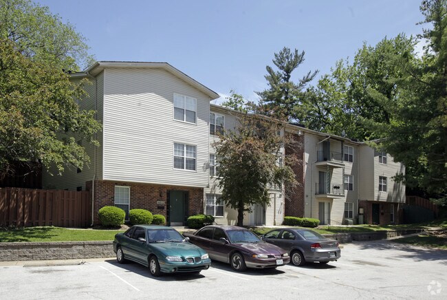 Whispering Lake Apartments