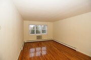Maple Crest Apartments at Williston Park