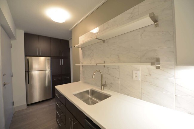 Montclair on the Park Apartments