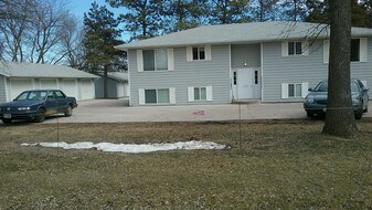 1002 E 8th St Dell Rapids SD Apartments