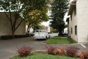 Acacia Apartments