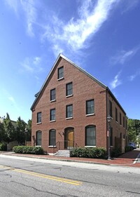 129 Merrimac St Apartments