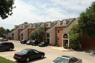 Crescent at Shadeland Apartments