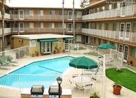 Mona Lisa Apartments