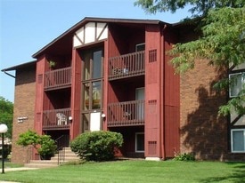 Hampton-In-Highland Apartments