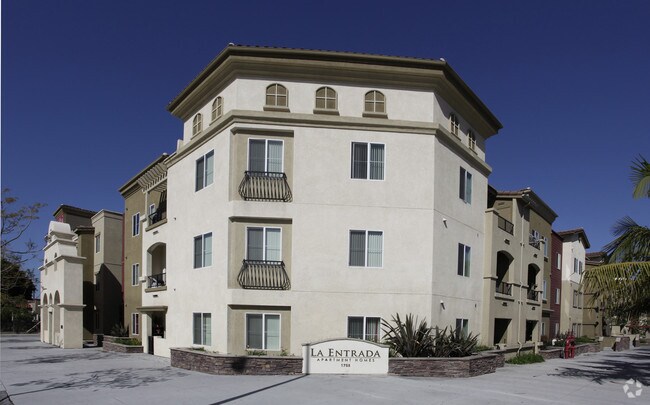 La Entrada Apartments Rentals San Diego, CA