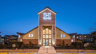 The Hub at Auburn Apartment Homes