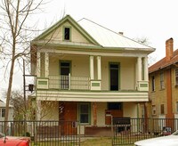 211 E Courtland Pl Apartments