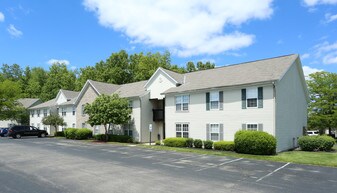 Lake Club Apartments