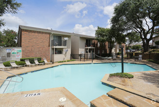 6 Eleven Lamar Apartments Rentals - Arlington, TX | Apartments.com