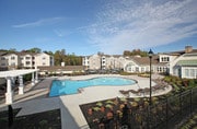 Addison Crater Woods Apartments
