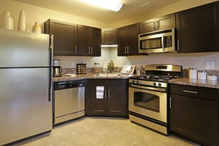 Monticello Falls Church Apartments