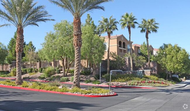 Shadow Hills Apartments