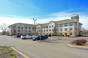 Furnished Studio – Detroit - Roseville Apartments