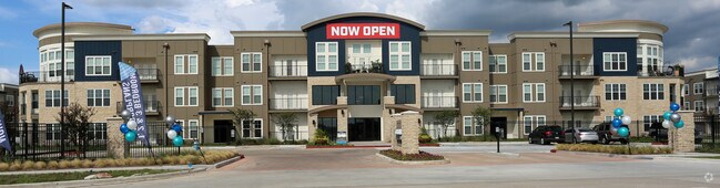 Echelon on 99 Apartments