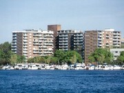 100 Memorial Drive Apartamentos