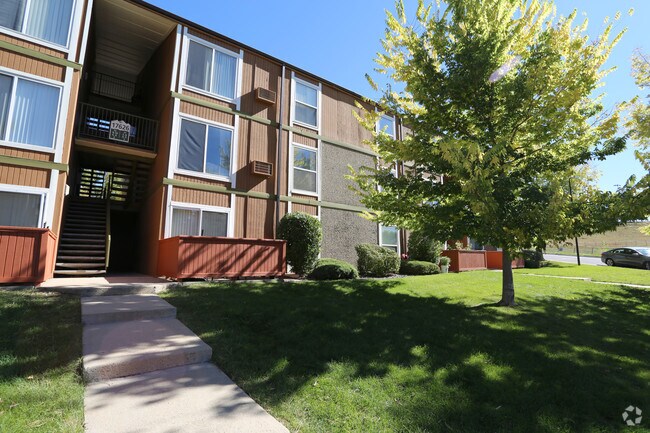 Summit View Village Apartments