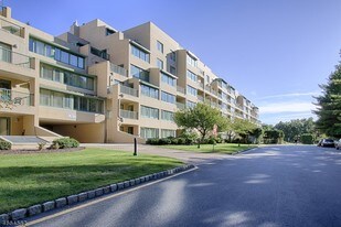 2 Bedroom Condo Unit for Rent $2200