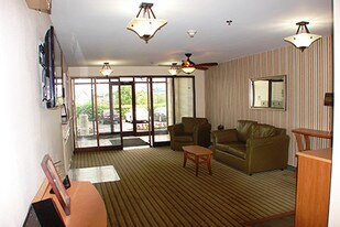 Furnished Studio – Pittsburgh - Airport Apartments