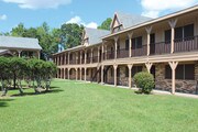 Glouchester Manor Apartments