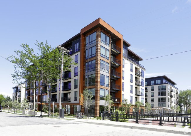 Elan Uptown Apartments
