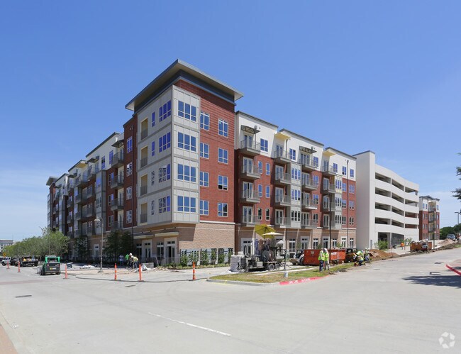 Crest at Las Colinas Station-Phase II Apartments